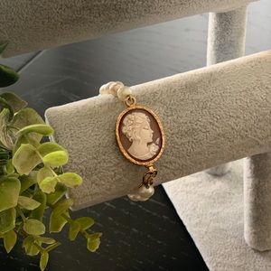 Cameo gold and Pearl bracelet from Italy